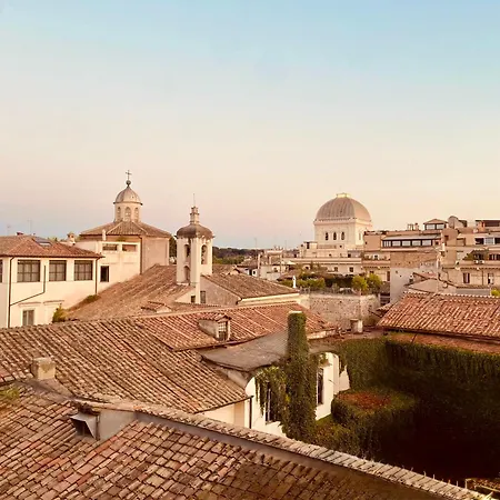 Caesar's Nest * Roma